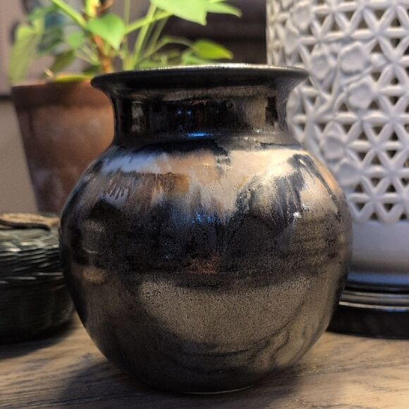 Studio Art Pottery Hand Thrown Mottled Glaze Ceramic Vase Artist signed - Picture 1 of 9